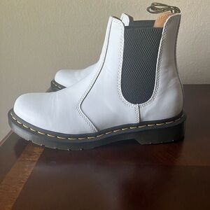 Dr. Martens Chelsea boot white 2976 size 8 women’s